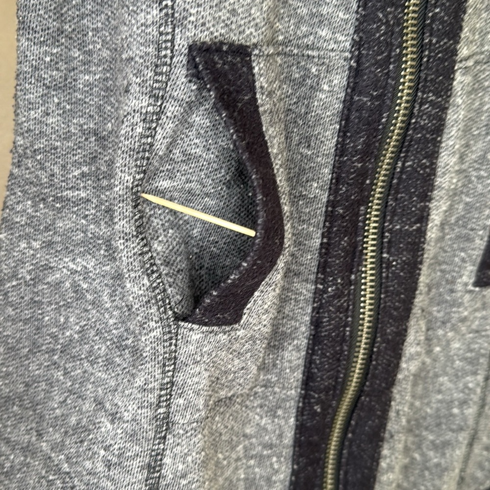 VENUS Tunic Length Zip-Up Hoodie
Jacket, size L - Picture 9 of 16
